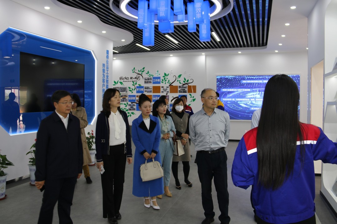 青島市科技局基礎研究處處長李欣一行蒞臨銳智考察指導市重點實驗室建設工作 青島市科技局基礎研究處處長李欣一行蒞臨銳智考察指導市重點實驗室建設工作