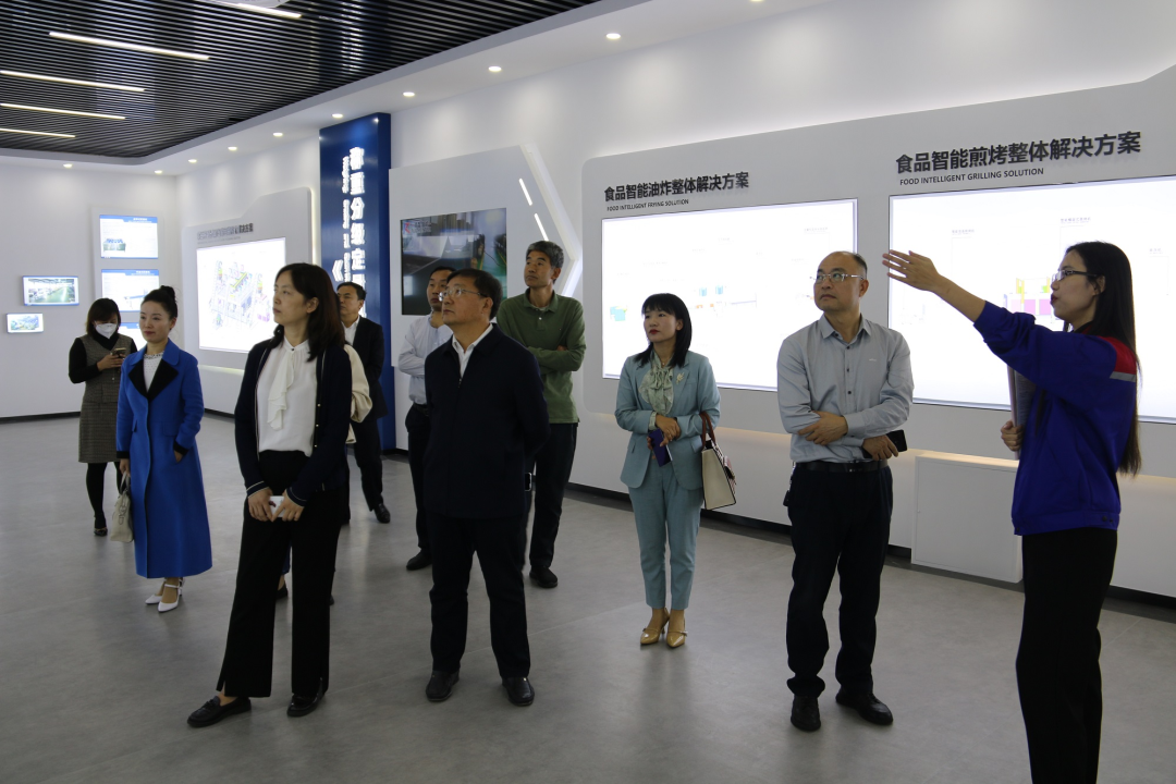 青島市科技局基礎研究處處長李欣一行蒞臨銳智考察指導市重點實驗室建設工作 青島市科技局基礎研究處處長李欣一行蒞臨銳智考察指導市重點實驗室建設工作