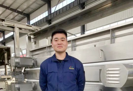 技術標兵 敬業楷模-李洋