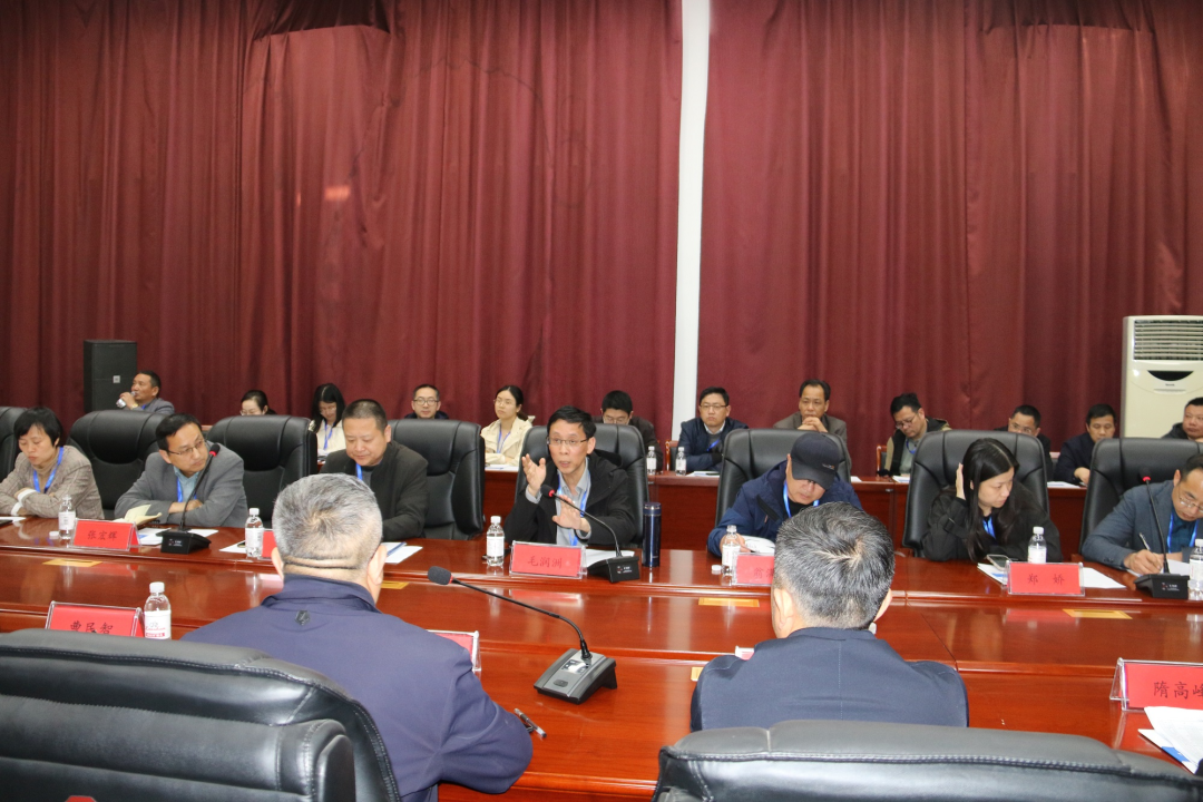 舟山市經信局副局長毛潤洲攜舟山市優秀企業家代表一行40余人蒞臨銳智股份調研考察! 舟山市經信局副局長毛潤洲攜舟山市優秀企業家代表一行40余人蒞臨銳智股份調研考察!